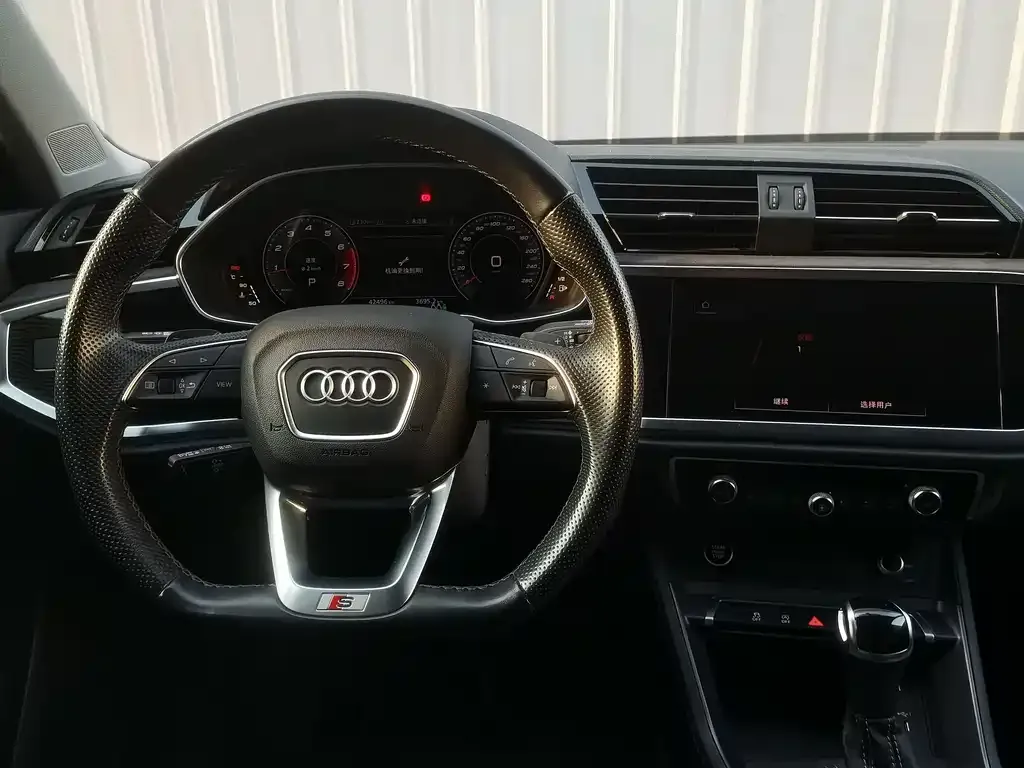 Audi Q3 Sportback — фото 6