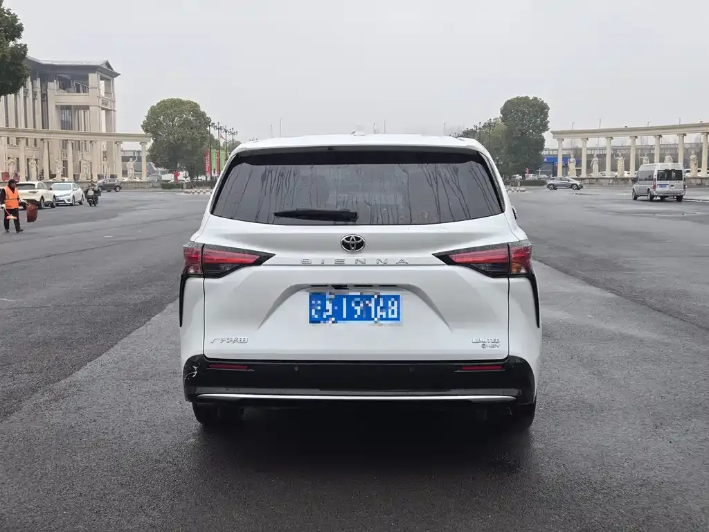 Toyota Sienna 2025 из CN, фото 3
