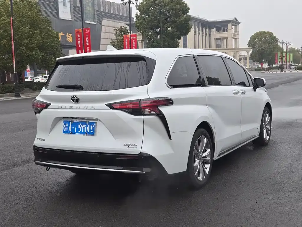 Toyota Sienna 2025 из CN, фото 4