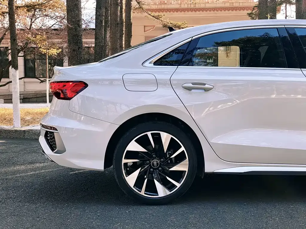 Audi A3 — фото 2