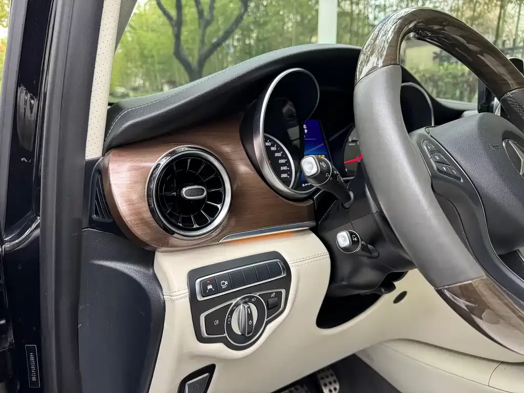 Mercedes-Benz V-Class 2022 из CN, фото 9