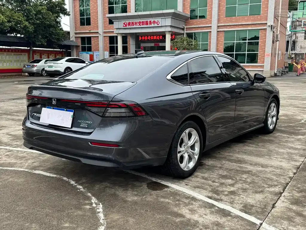Honda Accord — фото 6