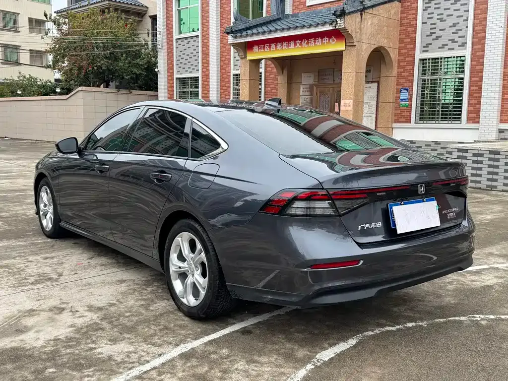 Honda Accord — фото 7