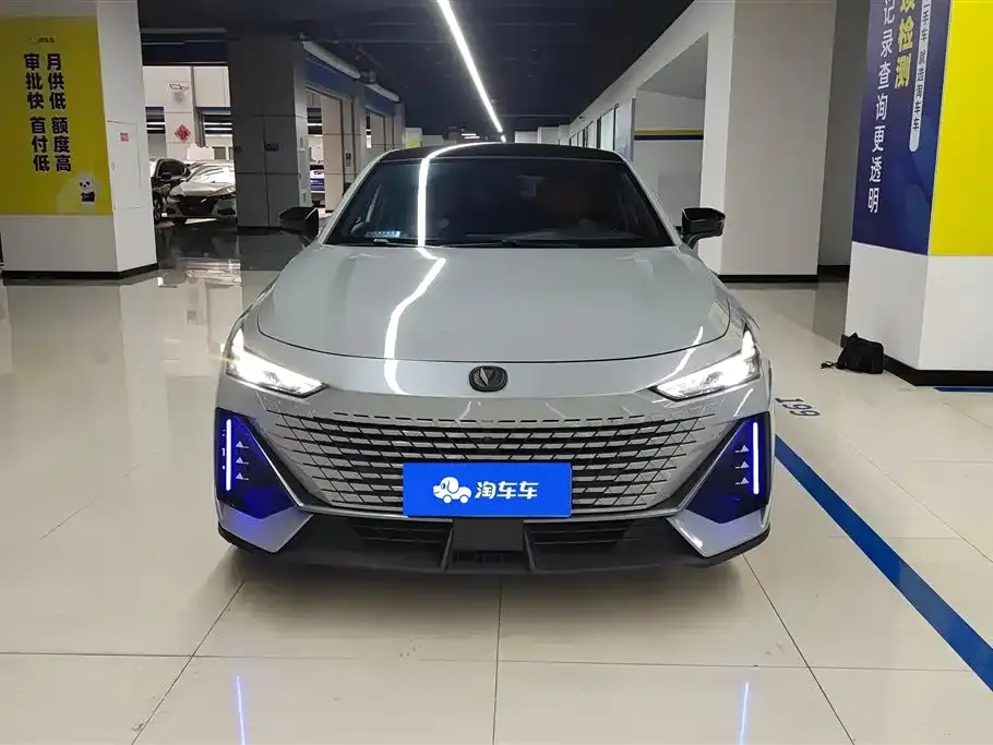 Changan UNI-V 2023 из CN, фото 3