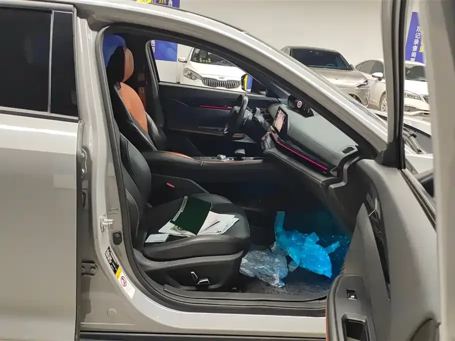 Changan UNI-V 2023 из CN, фото 6