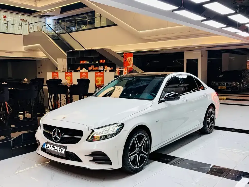 Mercedes-Benz C-Class — фото 1
