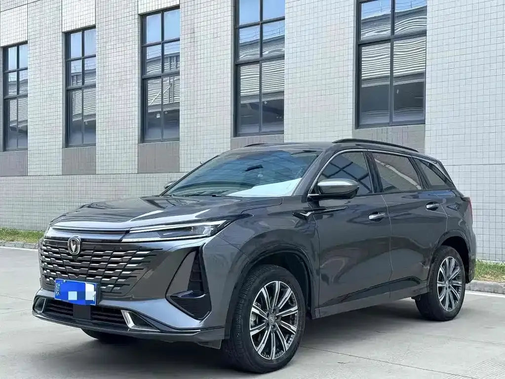 Changan CS75PLUS — фото 1