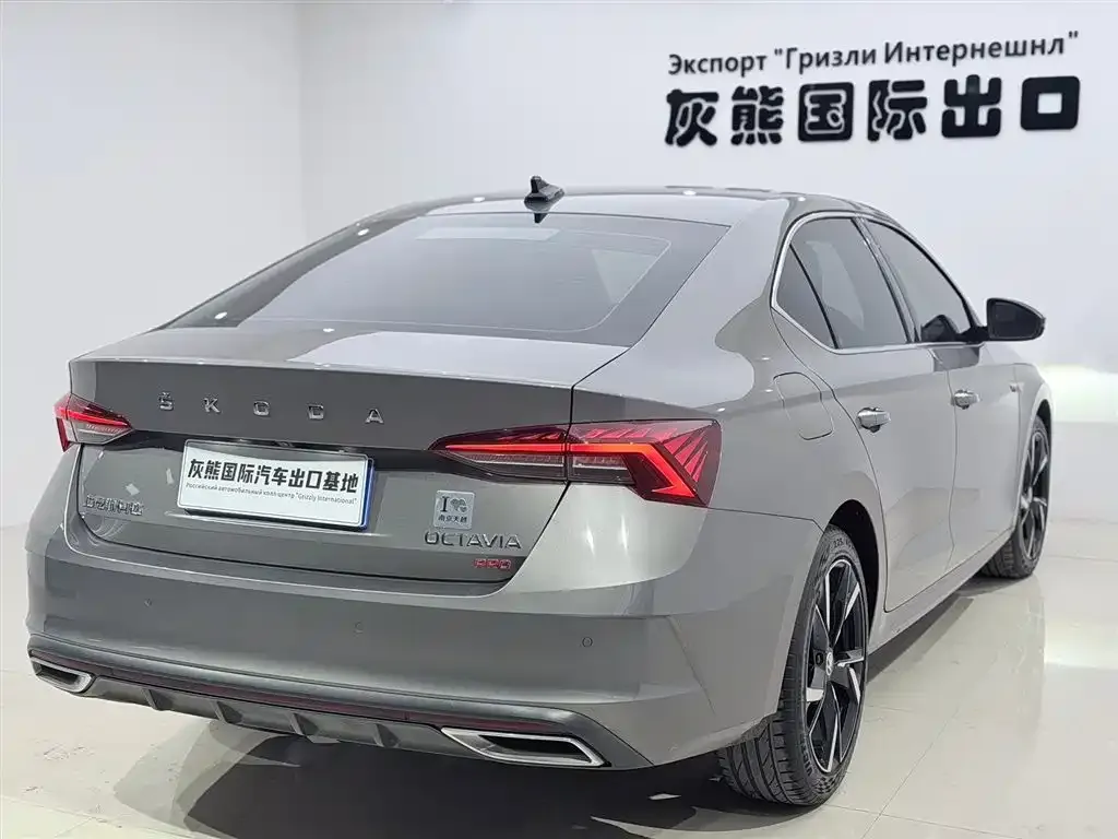 Skoda Octavia — фото 5