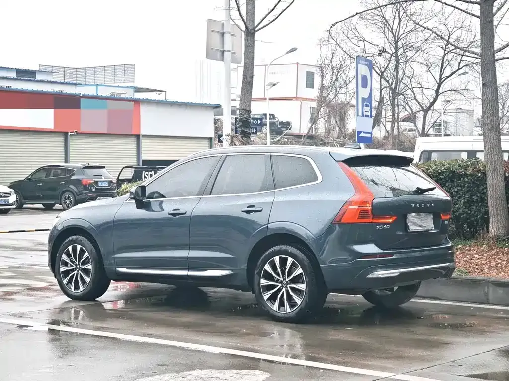 Volvo XC60 — фото 6