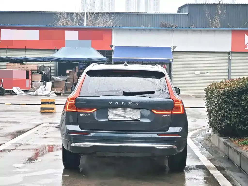 Volvo XC60 — фото 2
