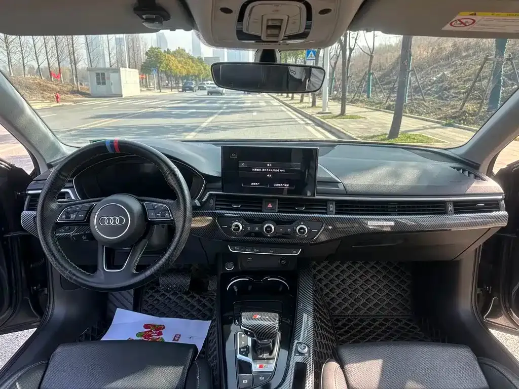 Audi A4L 2022 из CN, фото 9