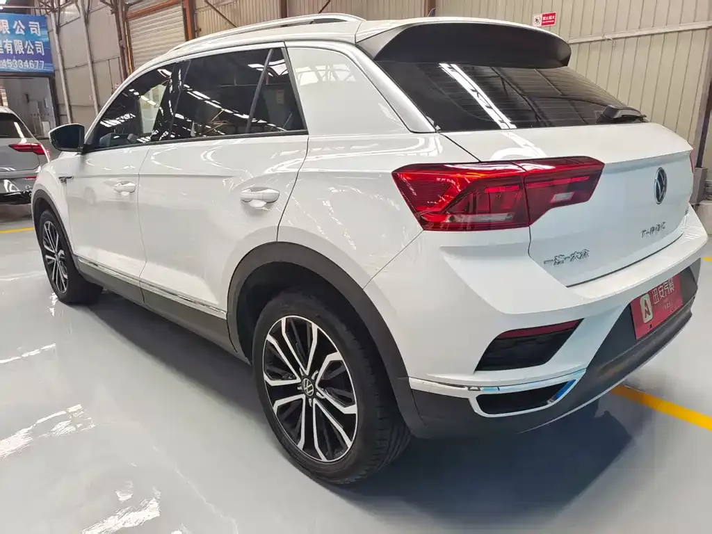 Volkswagen T-Roc 2023 из CN, фото 2