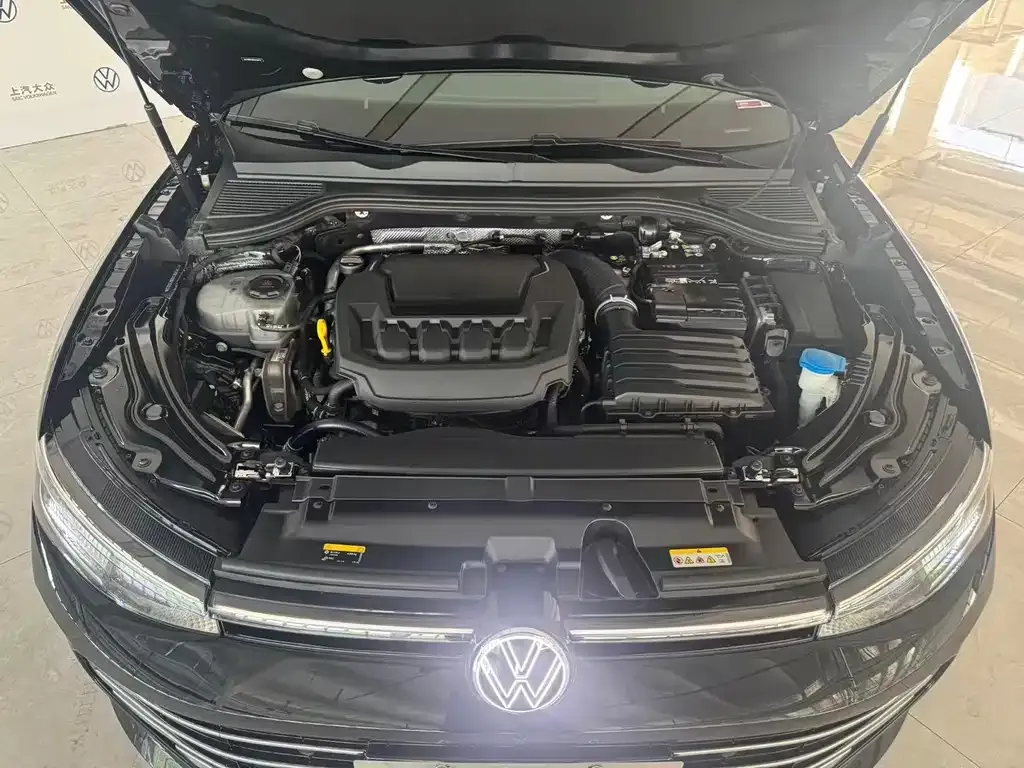 Volkswagen Passat 2025 из CN, фото 5