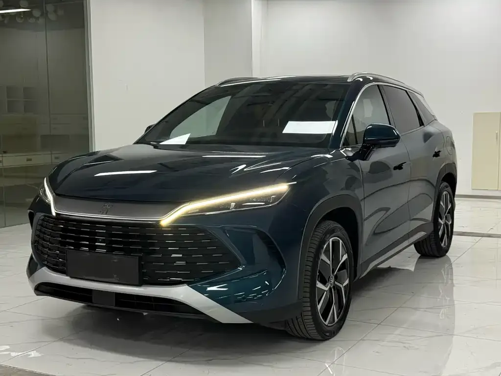 BYD L DM-i — фото 1