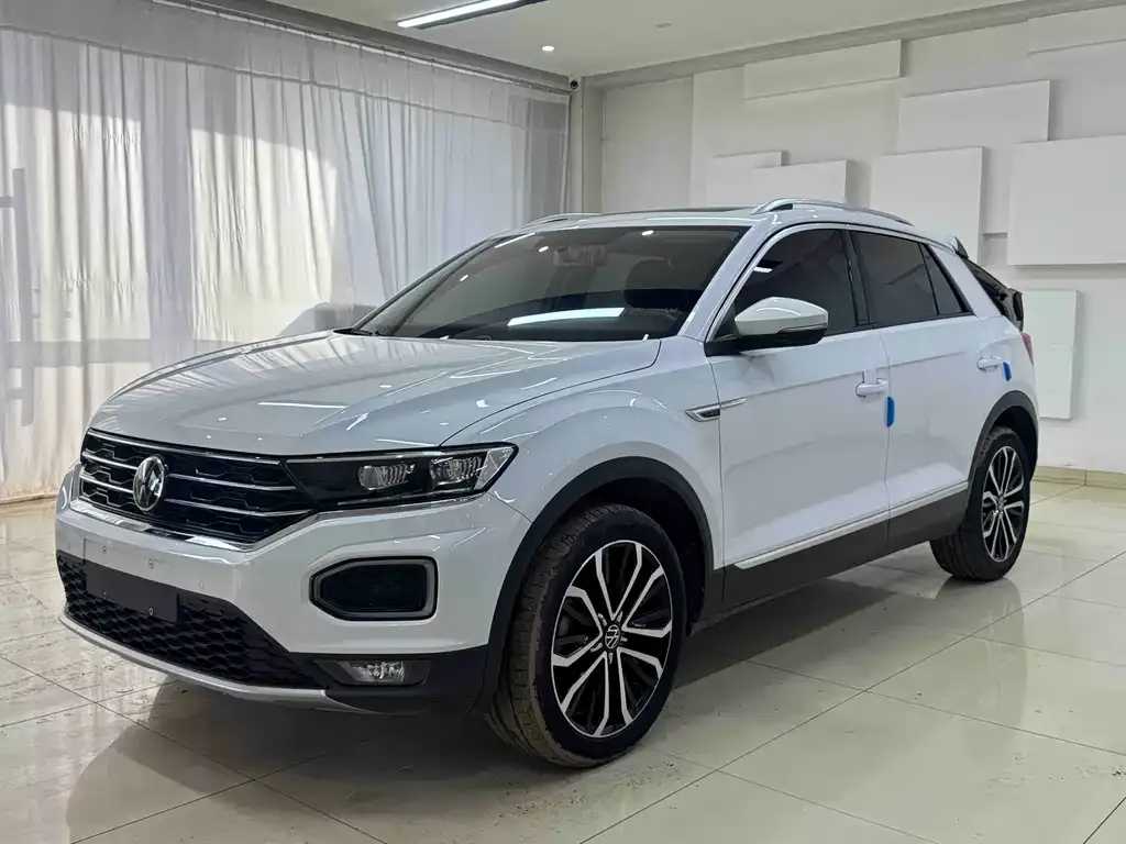 Volkswagen T-Roc — фото 1