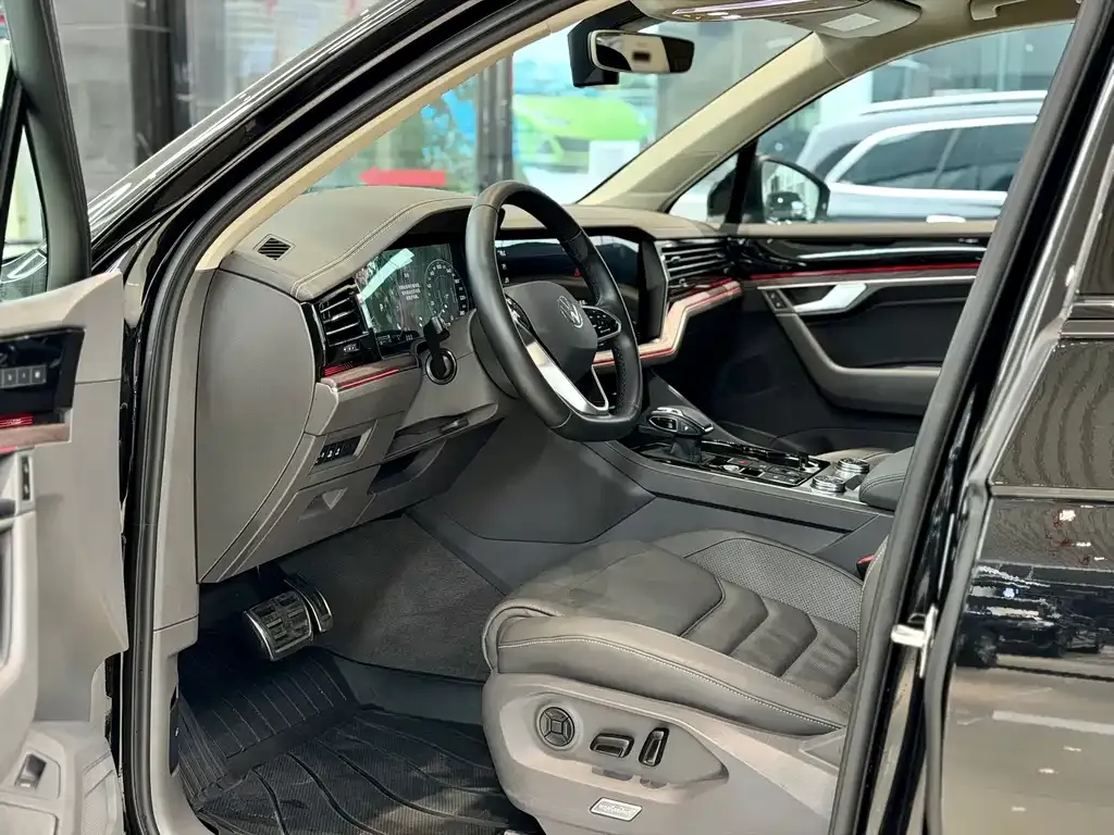 Volkswagen Touareg 2023 из CN, фото 2