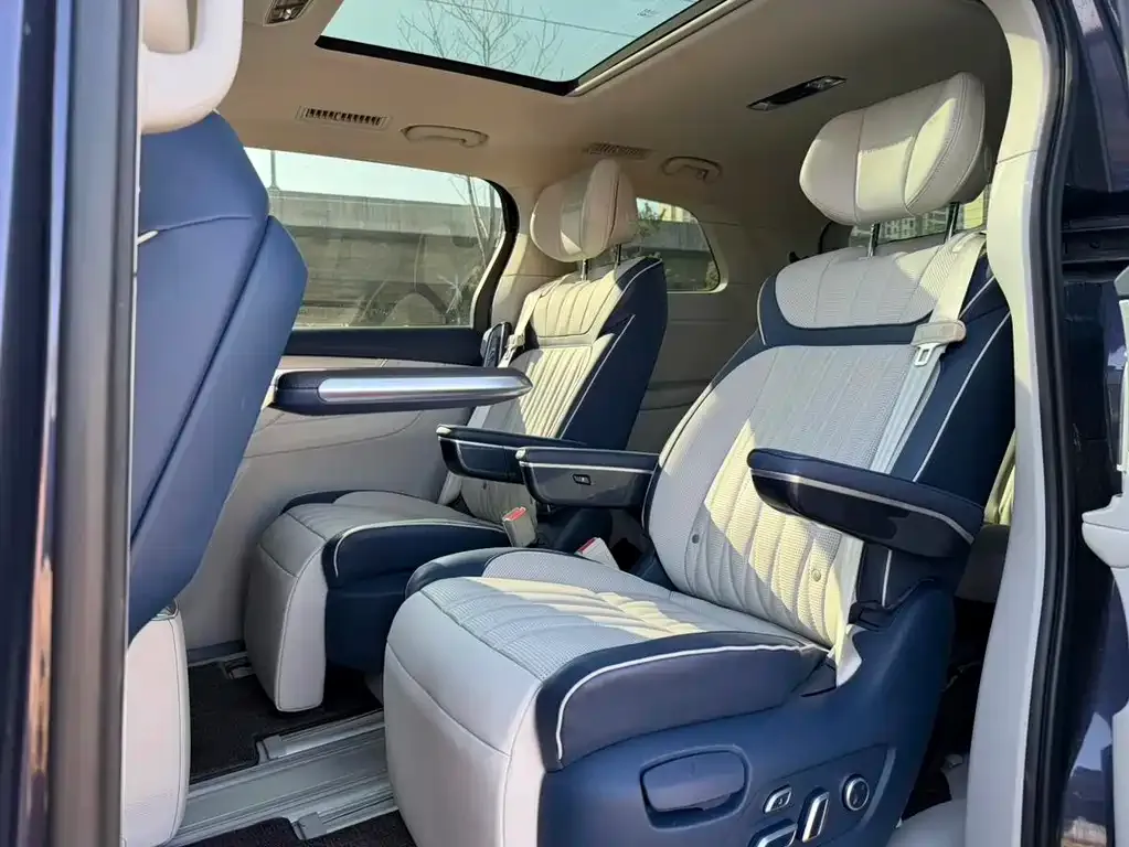Roewe iMAX8 — фото 2