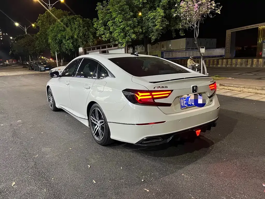 Honda Accord — фото 6