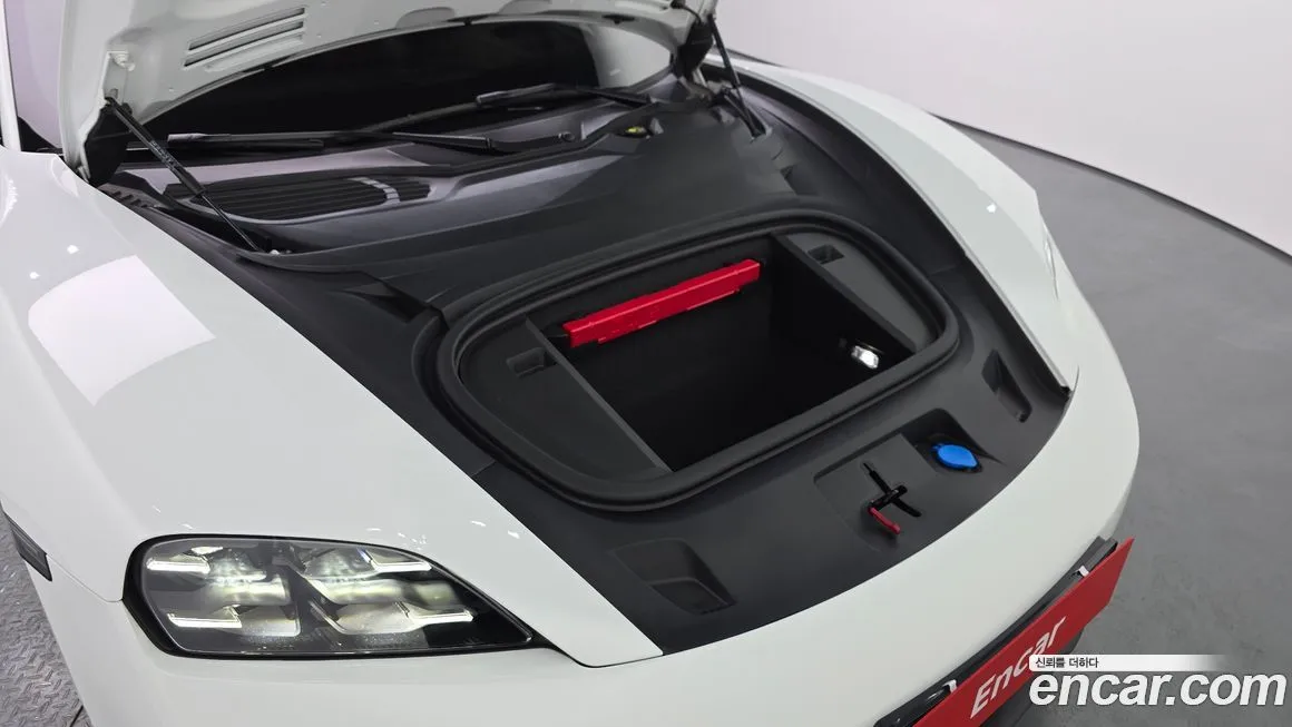 Porsche Taycan 2025 из KR, фото 2