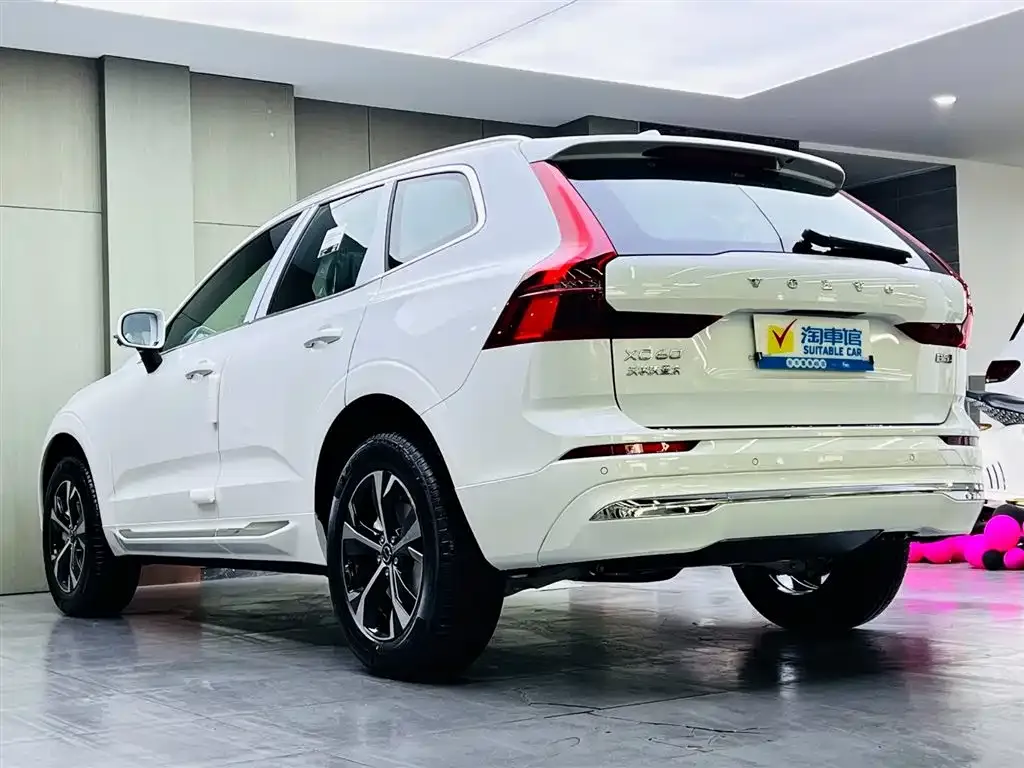 Volvo XC60 — фото 2