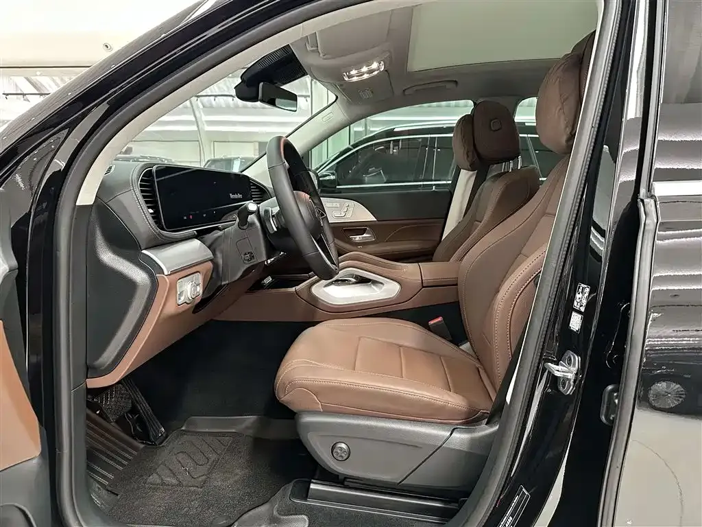 Mercedes-Benz GLS — фото 10
