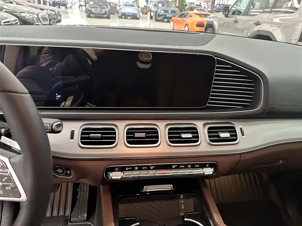 Mercedes-Benz GLS — фото 4
