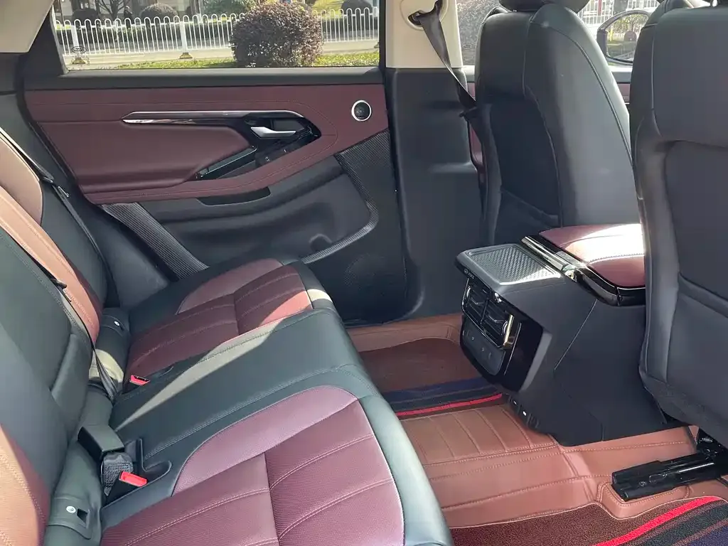 Land Rover Evoque 2023 из CN, фото 3