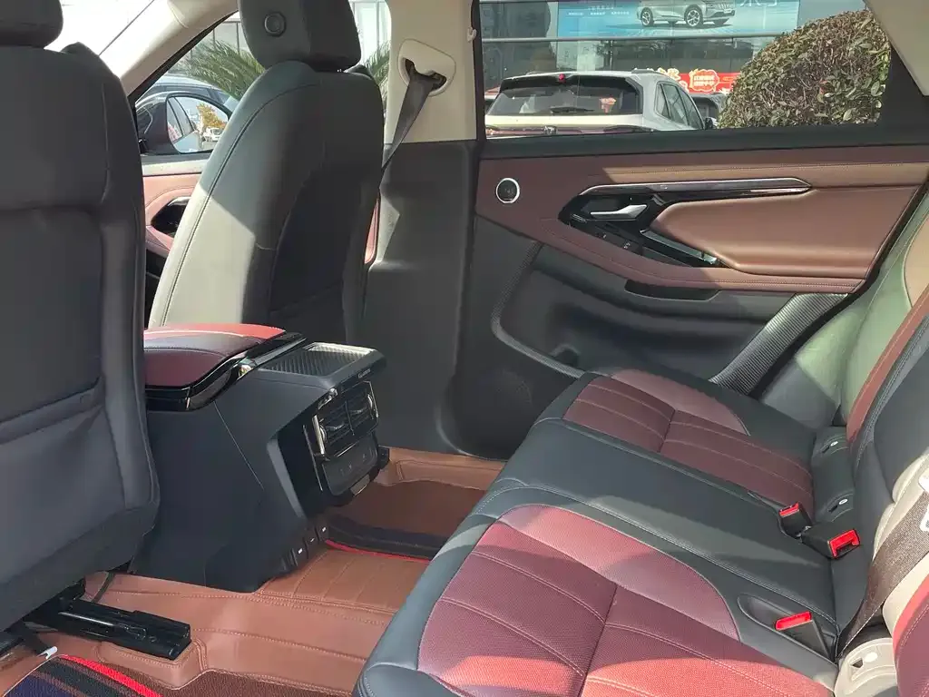 Land Rover Evoque 2023 из CN, фото 4