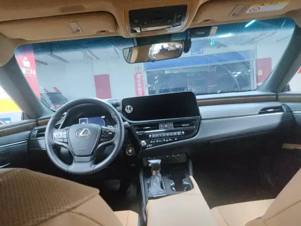 Lexus ES — фото 8