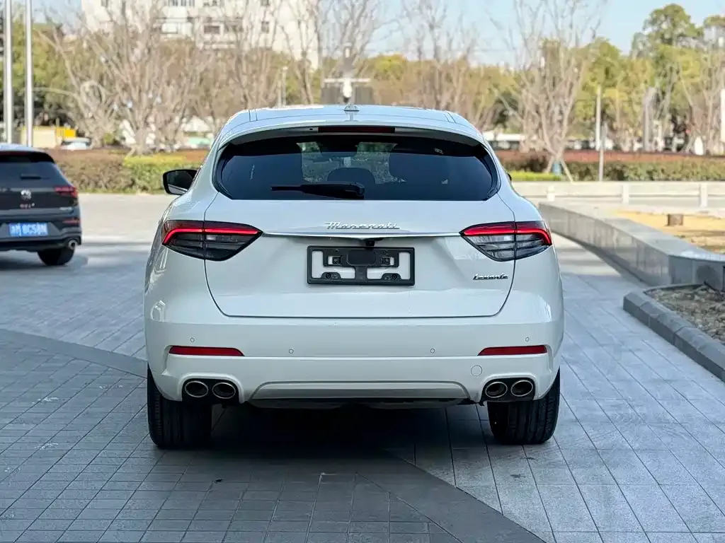 Maserati Levante — фото 3