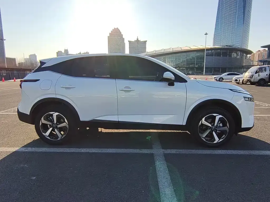 Nissan Qashqai — фото 9