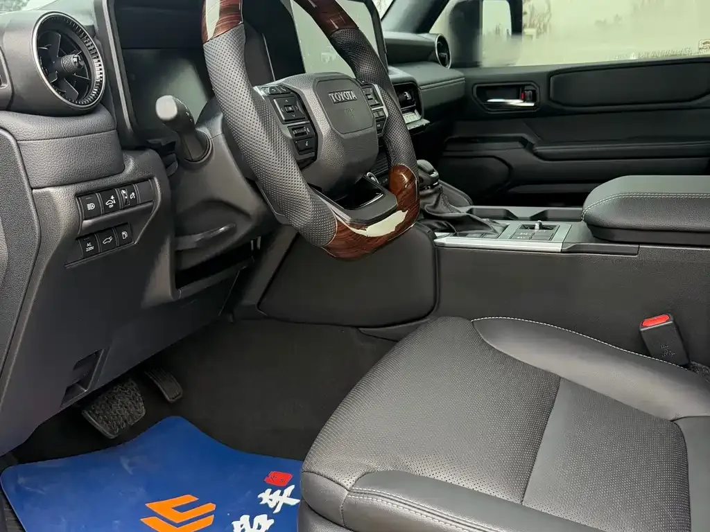 Toyota Prado 2025 из CN, фото 3