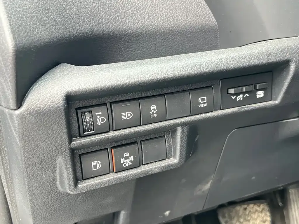 Toyota Granvia — фото 7