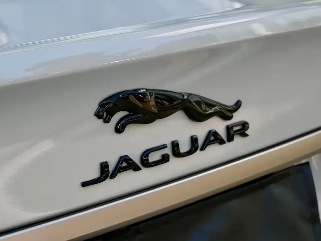 Jaguar XFL — фото 3