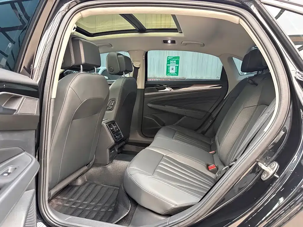 Volkswagen Passat — фото 9