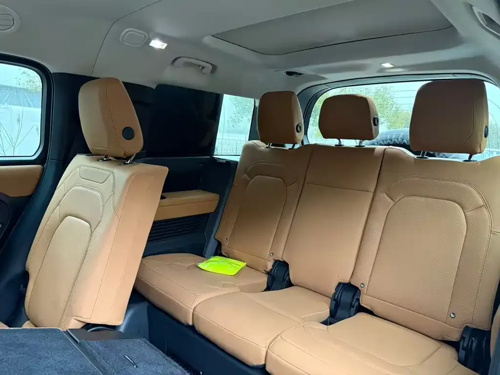 Land Rover Defender 2023 из CN, фото 2