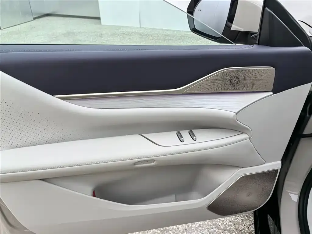 Buick Electra L7 2025 из CN, фото 3