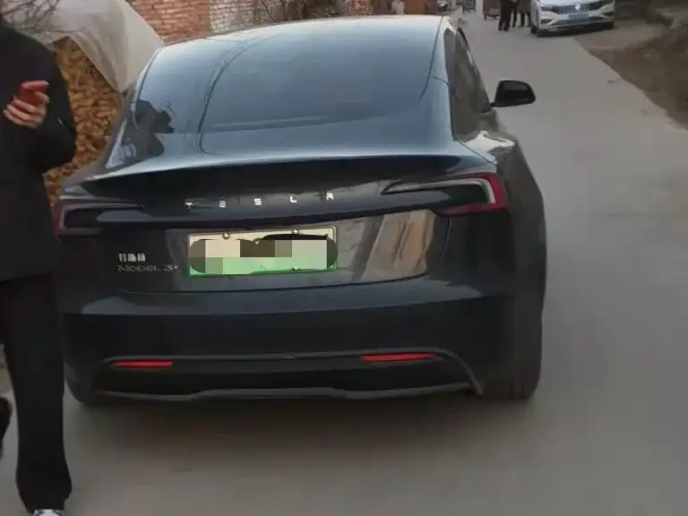 Tesla Model 3 — фото 2