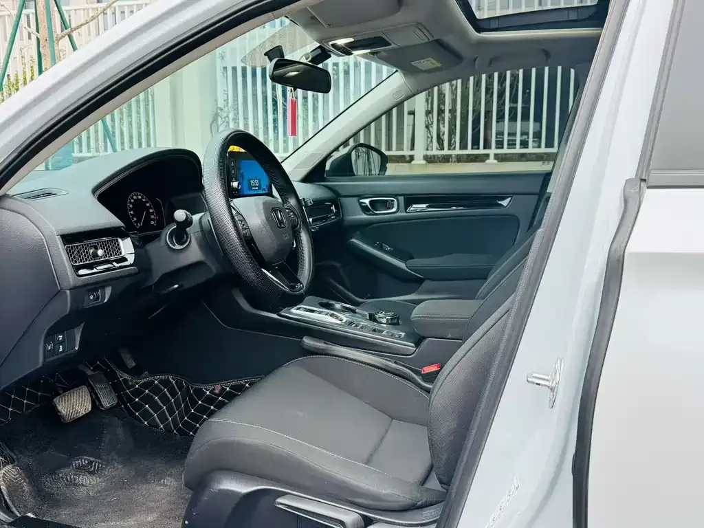 Honda Civic 2024 из CN, фото 2