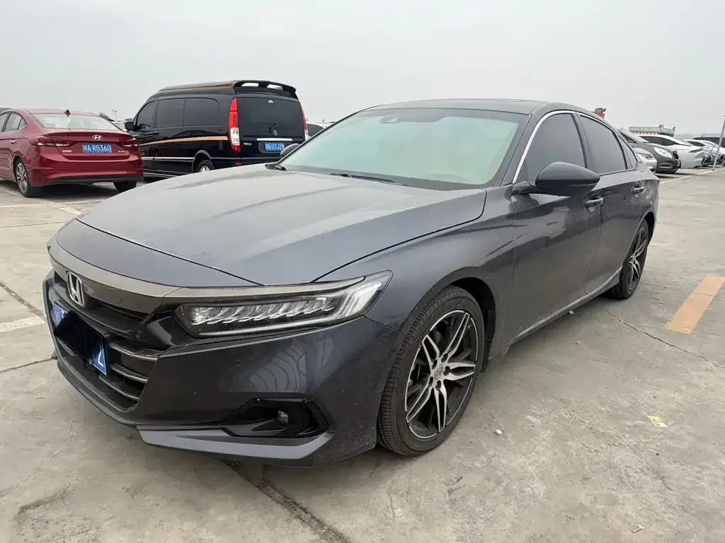 Honda Accord — фото 1