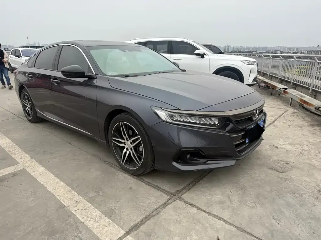 Honda Accord — фото 9