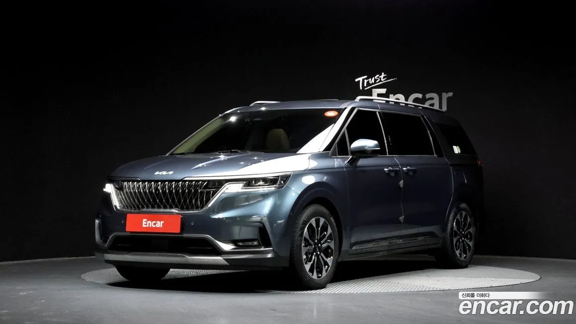 Kia Carnival — фото 1