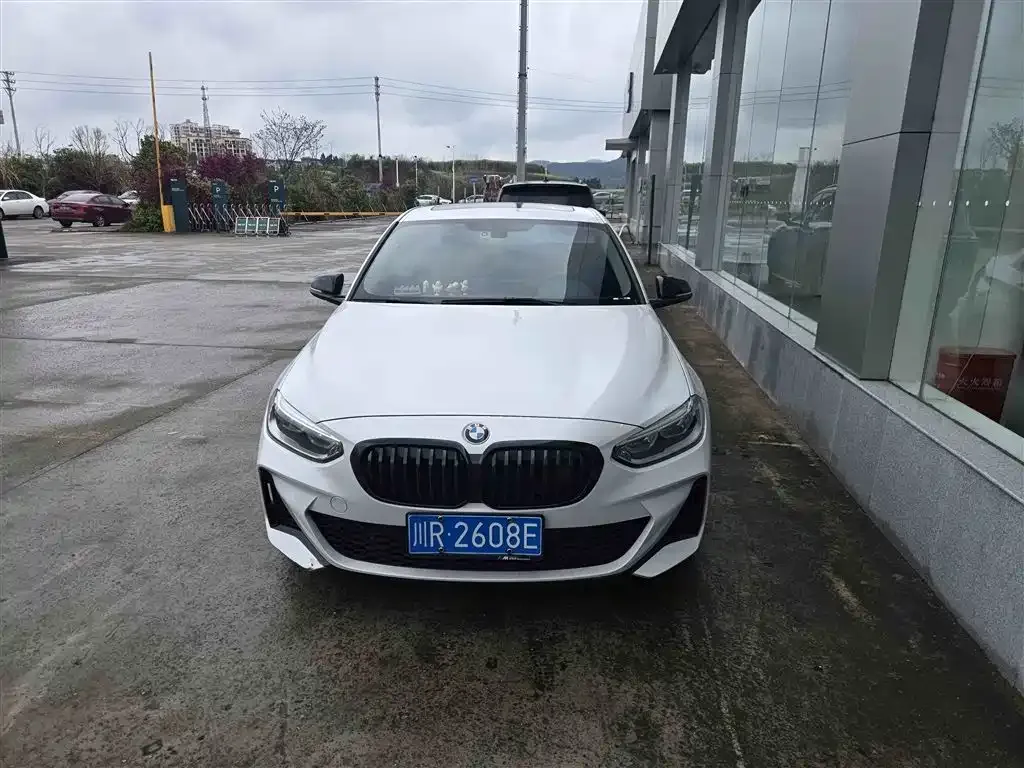 BMW 1 Series — фото 1