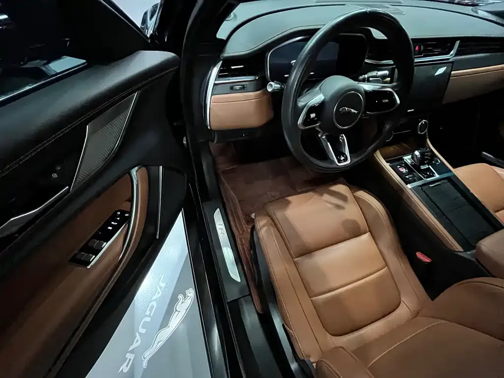 Jaguar XFL 2022 из CN, фото 10