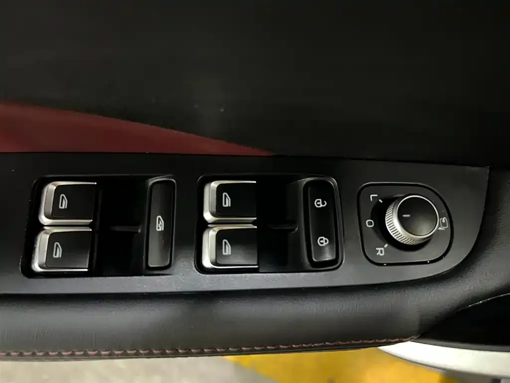 Geely Binyue 2022 из CN, фото 2