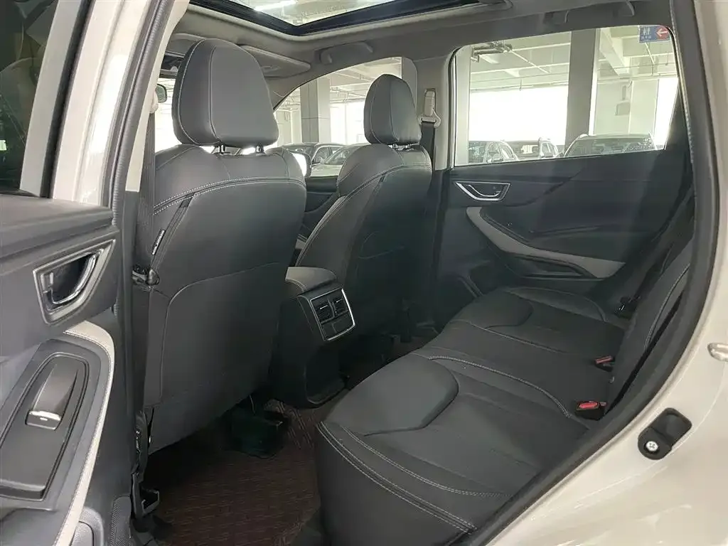 Subaru Forester — фото 5