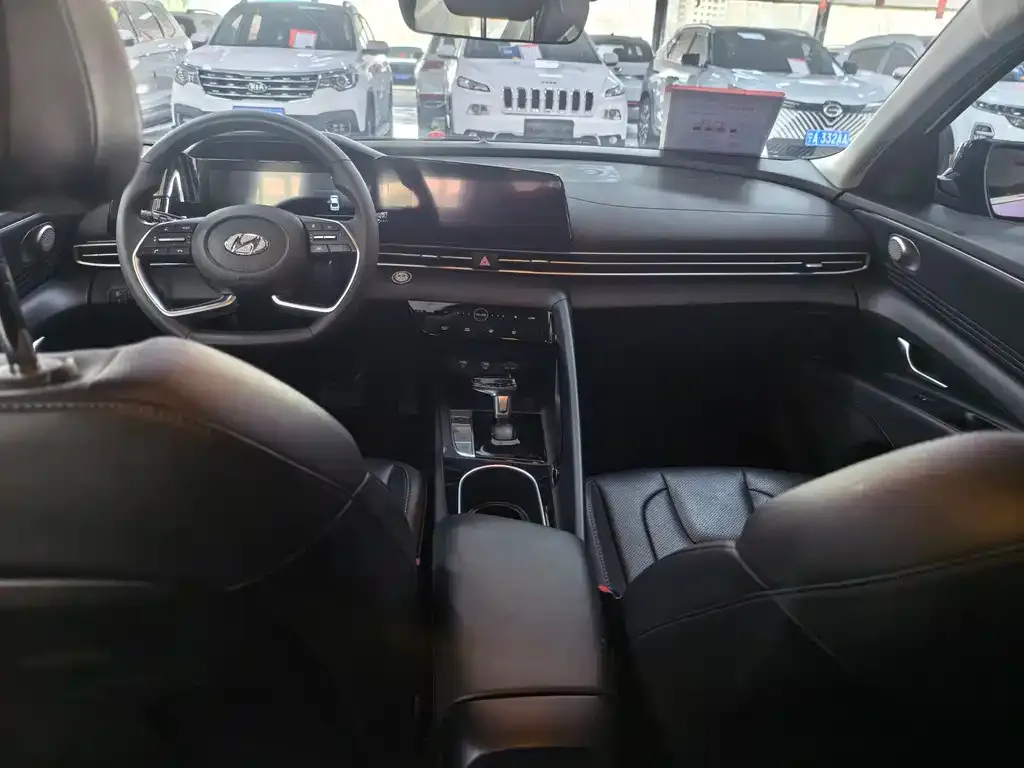 Hyundai Elantra 2021 из CN, фото 5