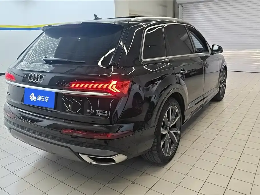 Audi Q7 2021 из CN, фото 6