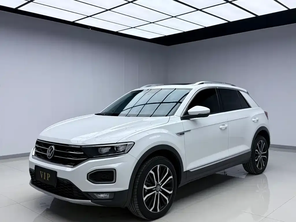 Volkswagen T-Roc — фото 1