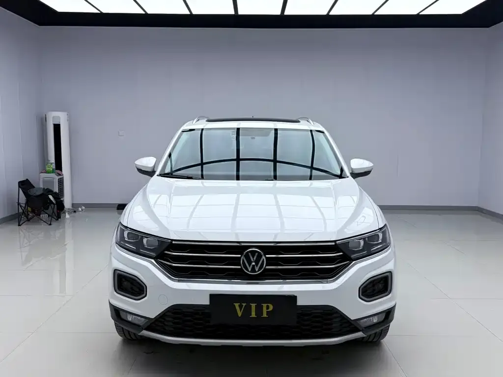 Volkswagen T-Roc — фото 8